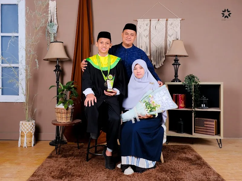 Penjahit Siti: Jahitan Cepat yang Menghargai Waktu Anda di Cilacap